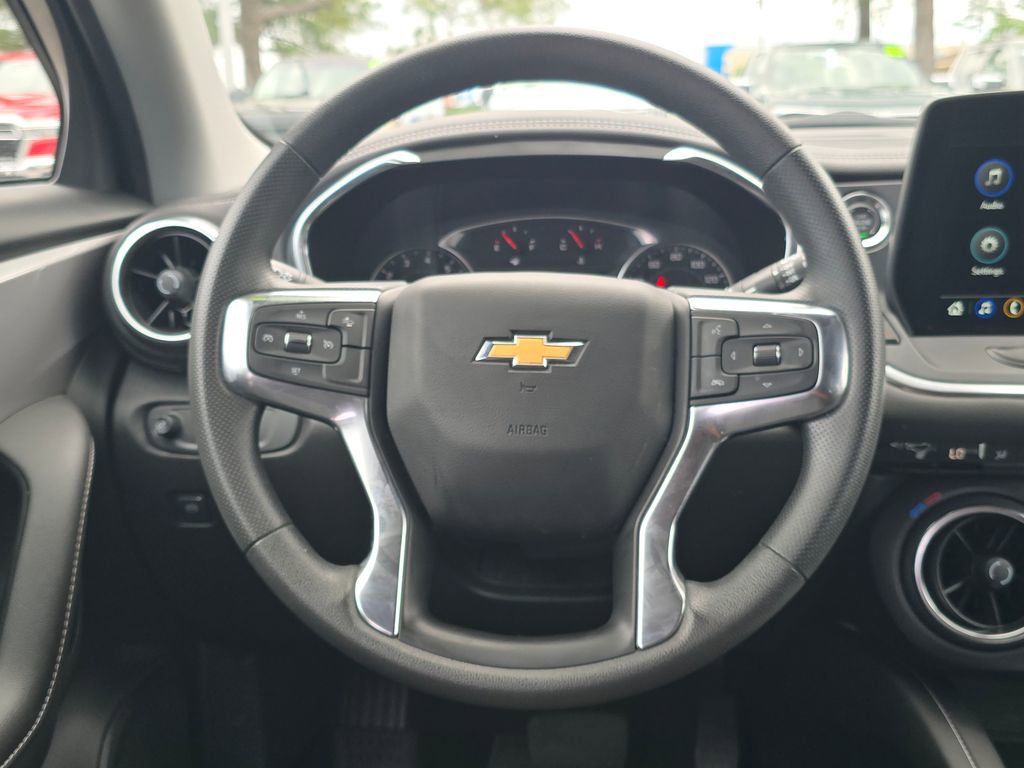 Used 2025 Chevrolet Blazer LT w/ Midnight/Sport Edition FWD image 14