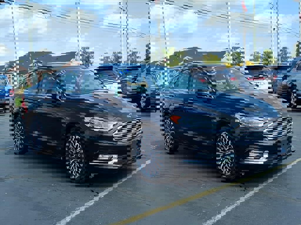 Certified 2017 Ford Fusion Titanium image 3