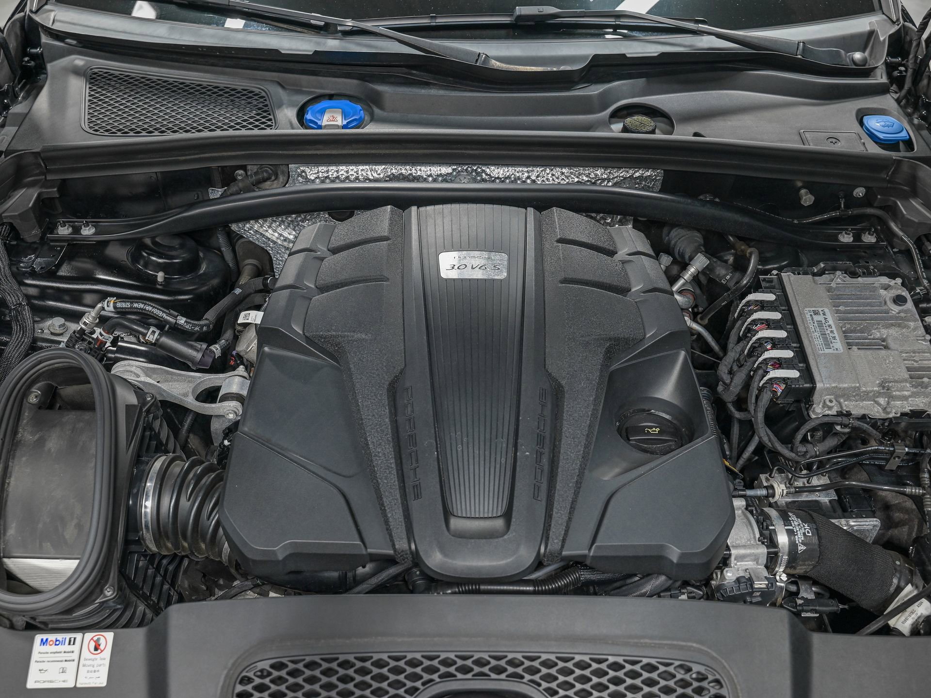 Used 2020 Porsche Macan S image 11