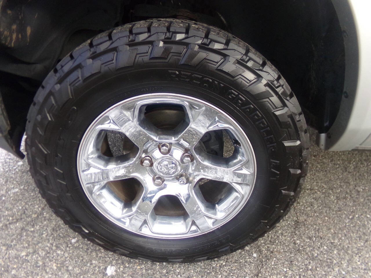 Used 2017 RAM 1500 Laramie w/ Convenience Group image 19