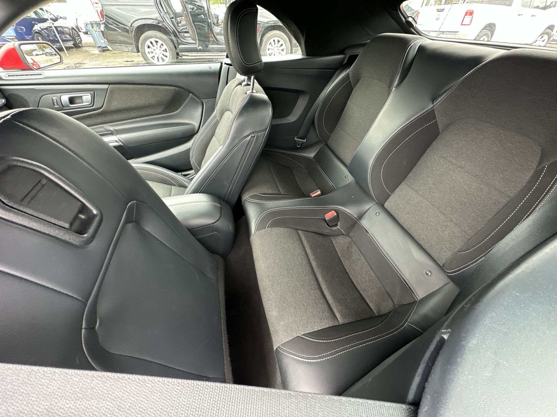 Used 2024 Ford Mustang Convertible image 27