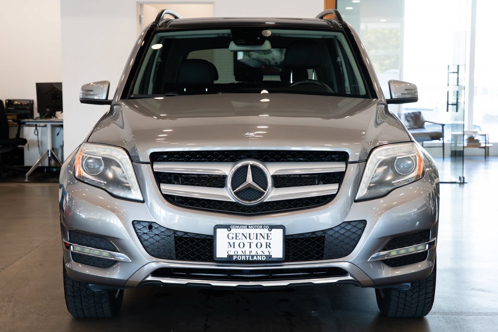 Used 2015 Mercedes-Benz GLK 350 4MATIC image 2