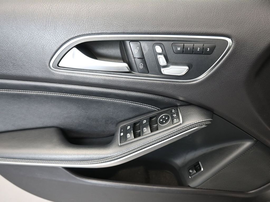 Used 2019 Mercedes-Benz GLA 250 4MATIC image 10