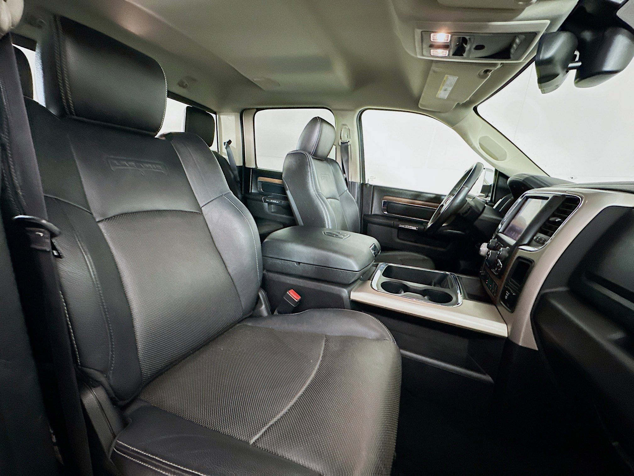 Used 2016 RAM 1500 Laramie w/ Convenience Group image 29