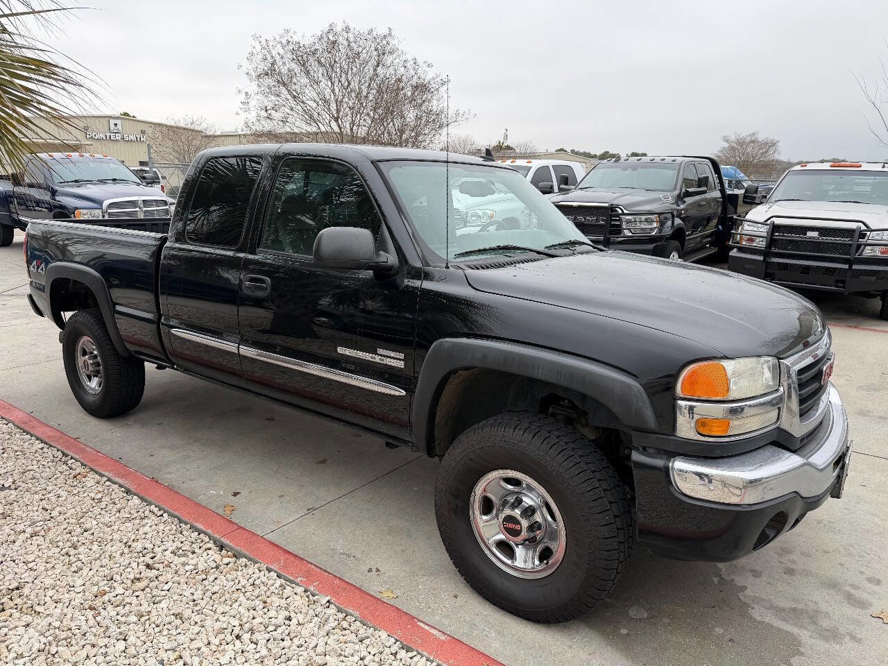 Used 2007 GMC Sierra 2500 SLE w/ Heavy-Duty Power Package image 9