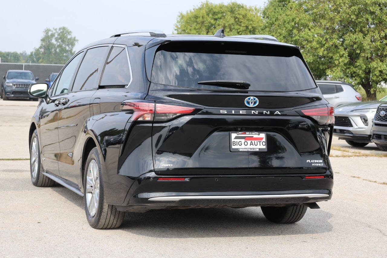 Used 2021 Toyota Sienna Platinum AWD/4WD image 11