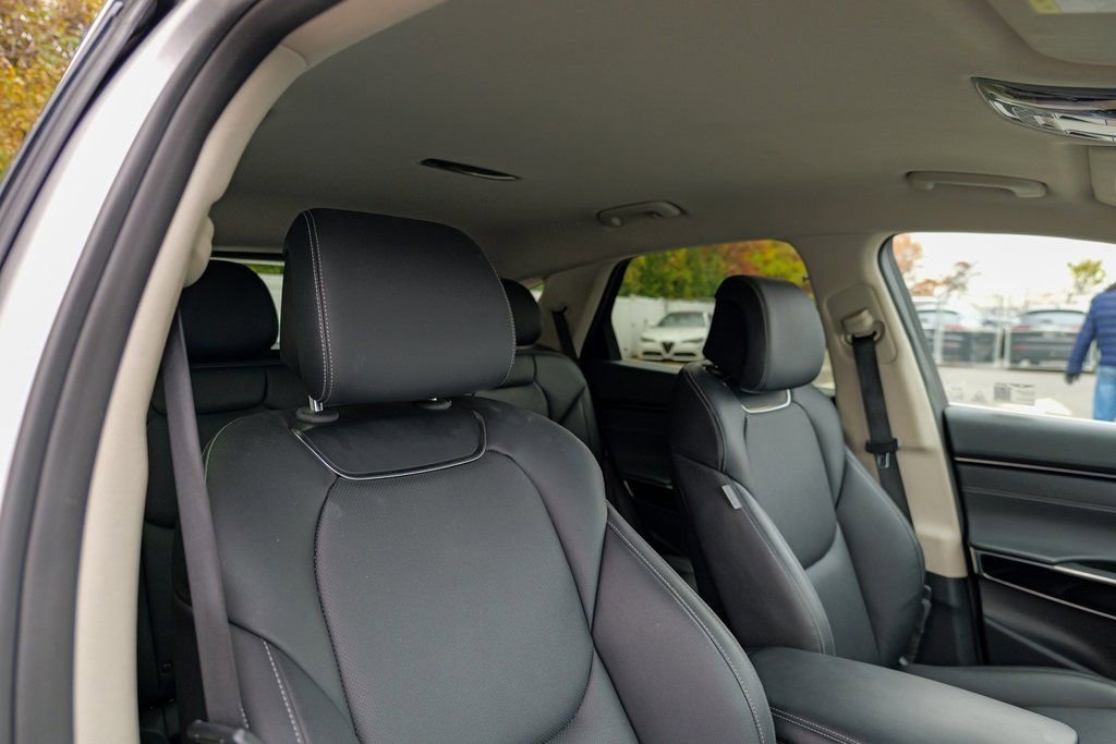 Used 2025 Genesis GV70 2.5T image 41