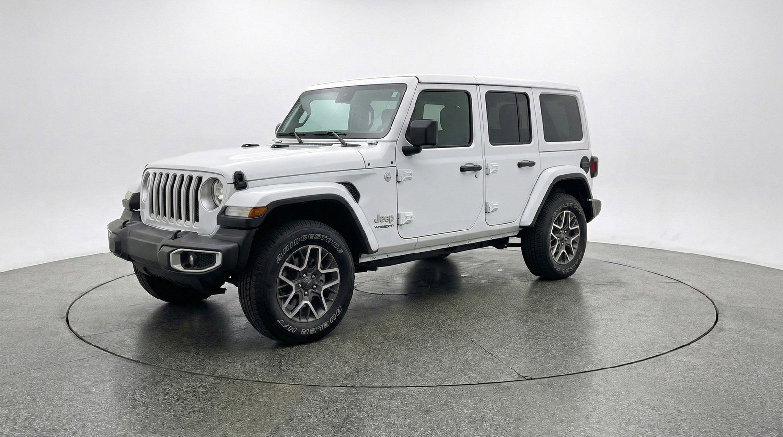 Used 2025 Jeep Wrangler Sahara AWD/4WD image 3