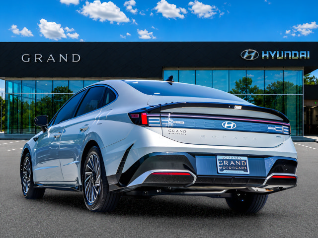 Certified 2025 Hyundai Sonata SEL FWD image 4