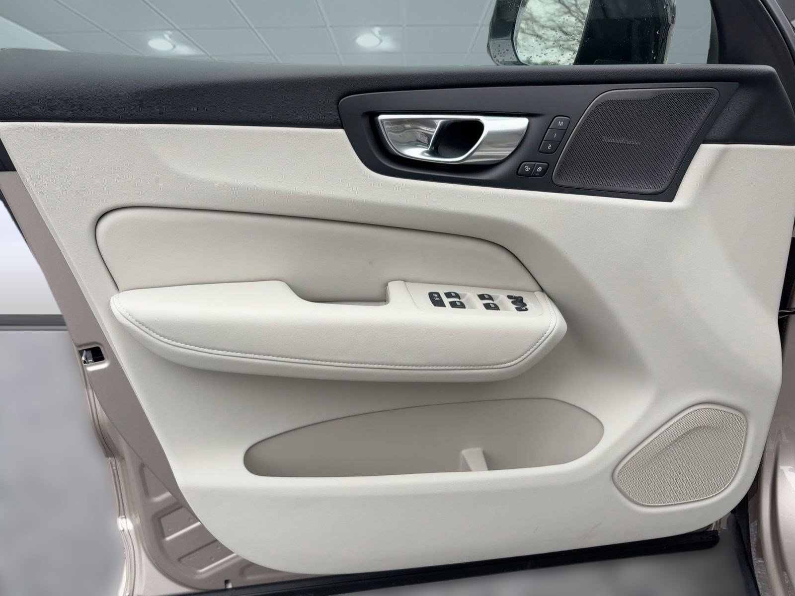 New 2026 Volvo XC60 T8 Ultra w/ Protection Package Premier image 19