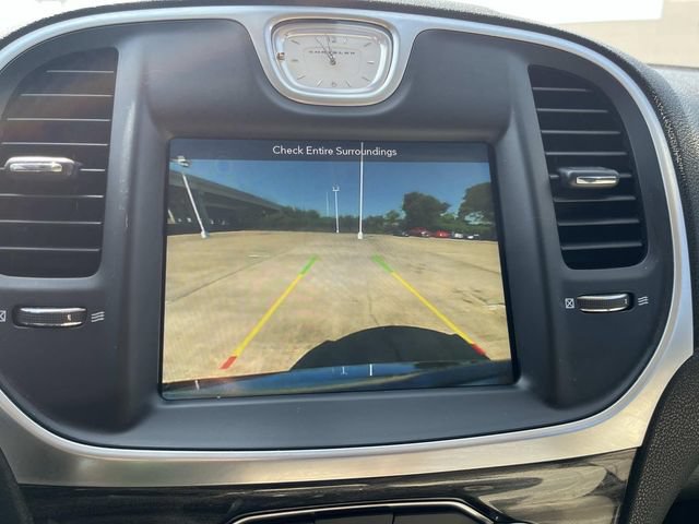 Used 2019 Chrysler 300 Touring w/ Driver Convenience Group RWD image 10