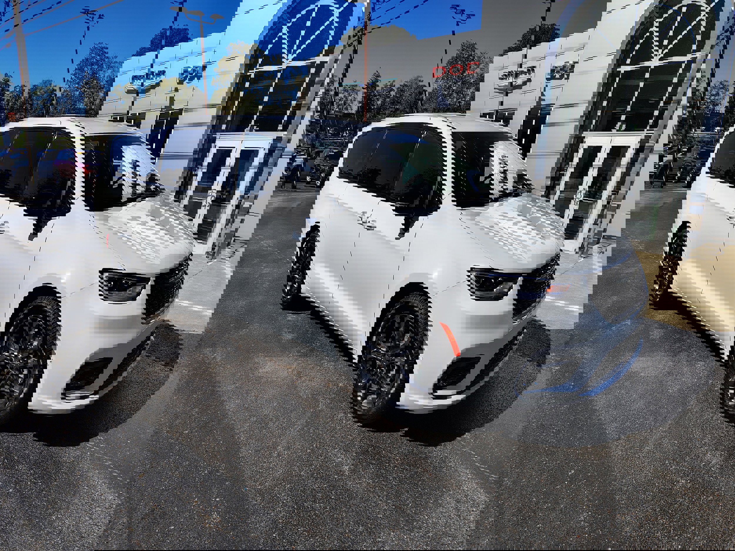 New 2026 Chrysler Pacifica Select image 2