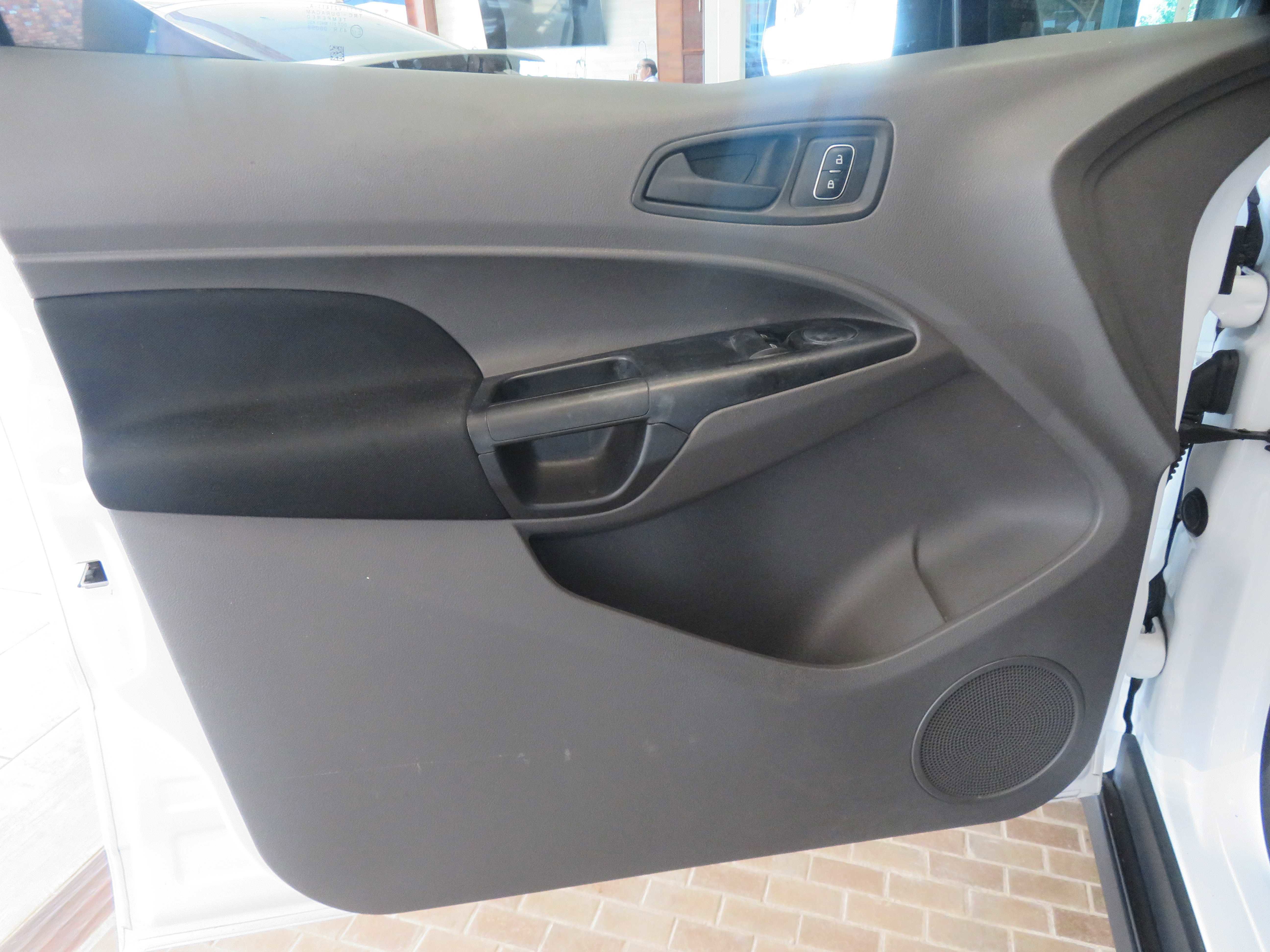 Used 2020 Ford Transit Connect XL image 13