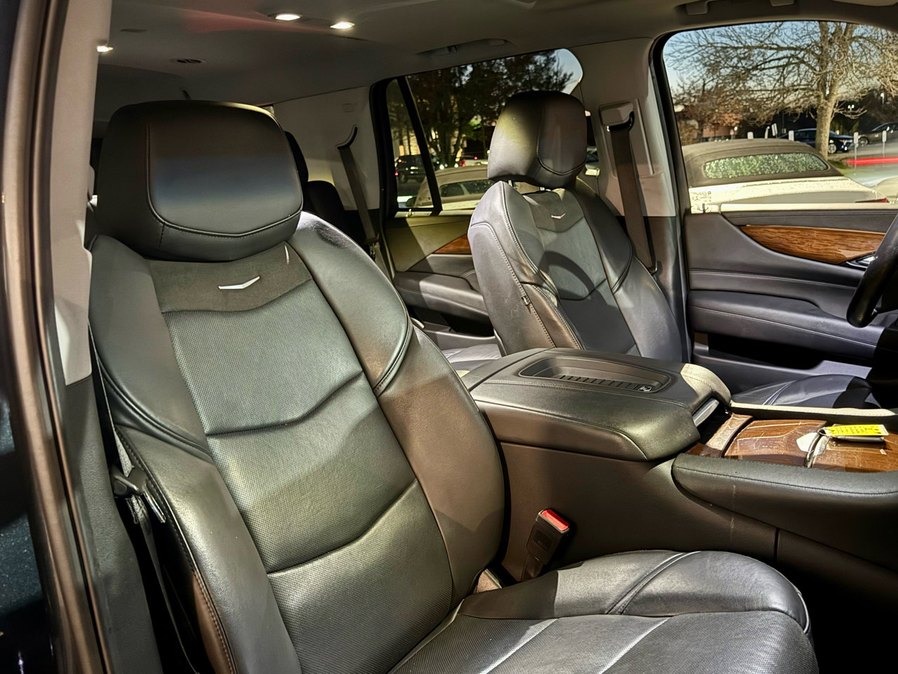 Used 2020 Cadillac Escalade Luxury image 27