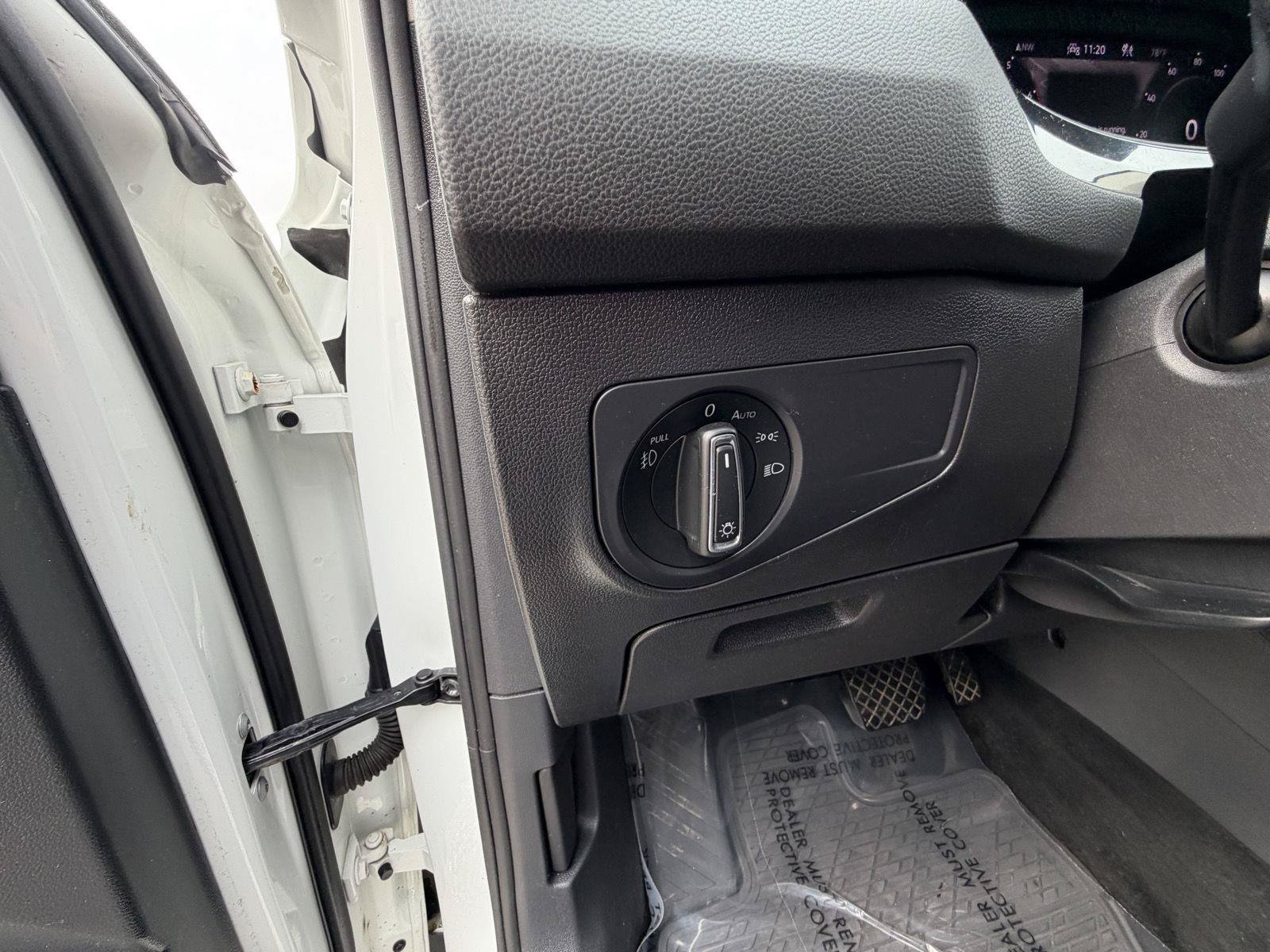 Used 2021 Volkswagen Tiguan SEL AWD/4WD image 17