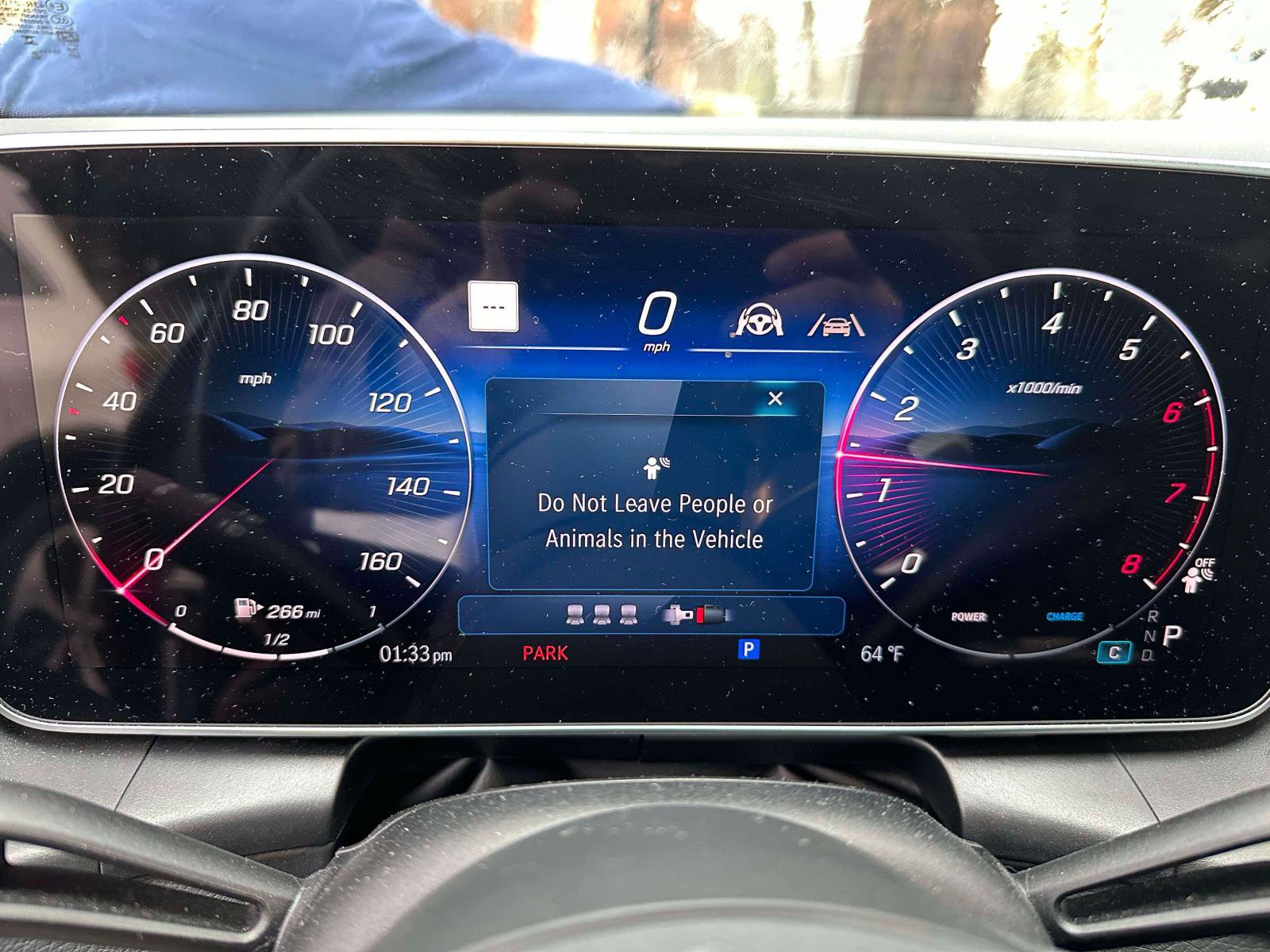 Used 2025 Mercedes-Benz GLC 300 4MATIC image 23