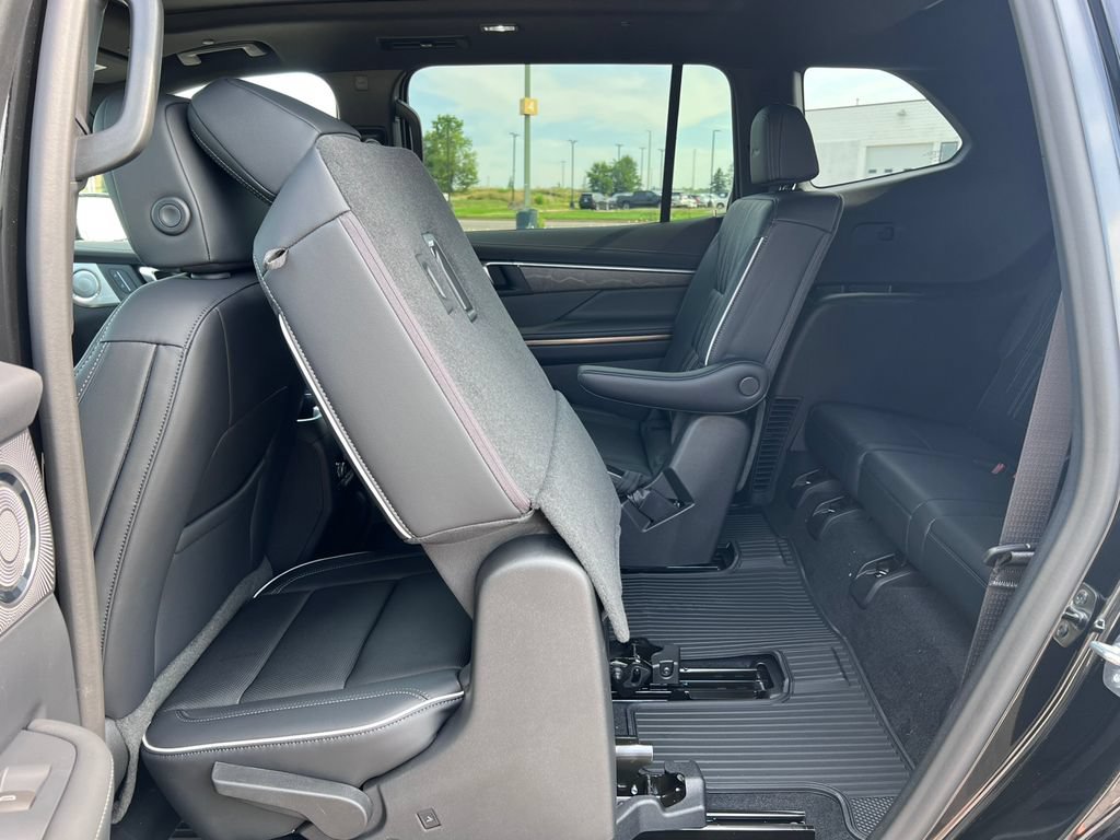 New 2026 Buick Enclave Avenir w/ Super Cruise Package AWD/4WD image 6