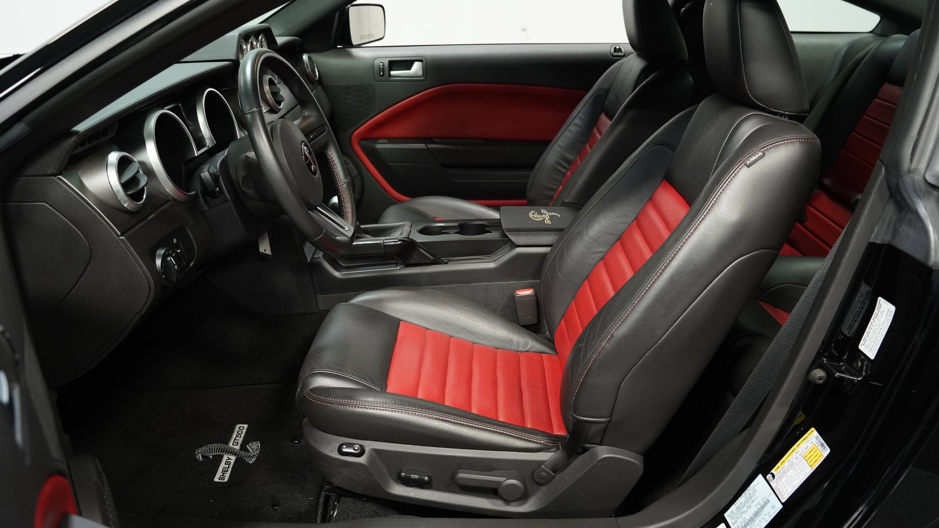 Used 2007 Ford Mustang Shelby GT500 RWD image 29