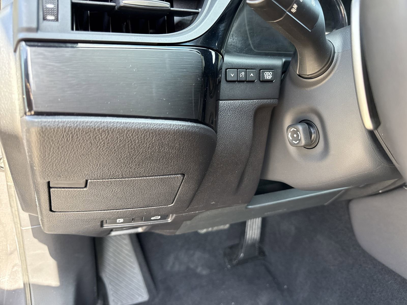 Used 2022 Lexus ES 350 w/ Premium Package image 17