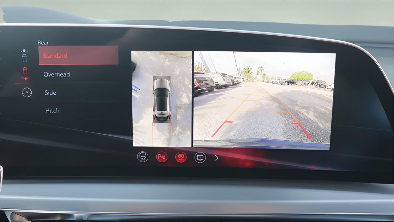 New 2026 Cadillac Lyriq V image 24