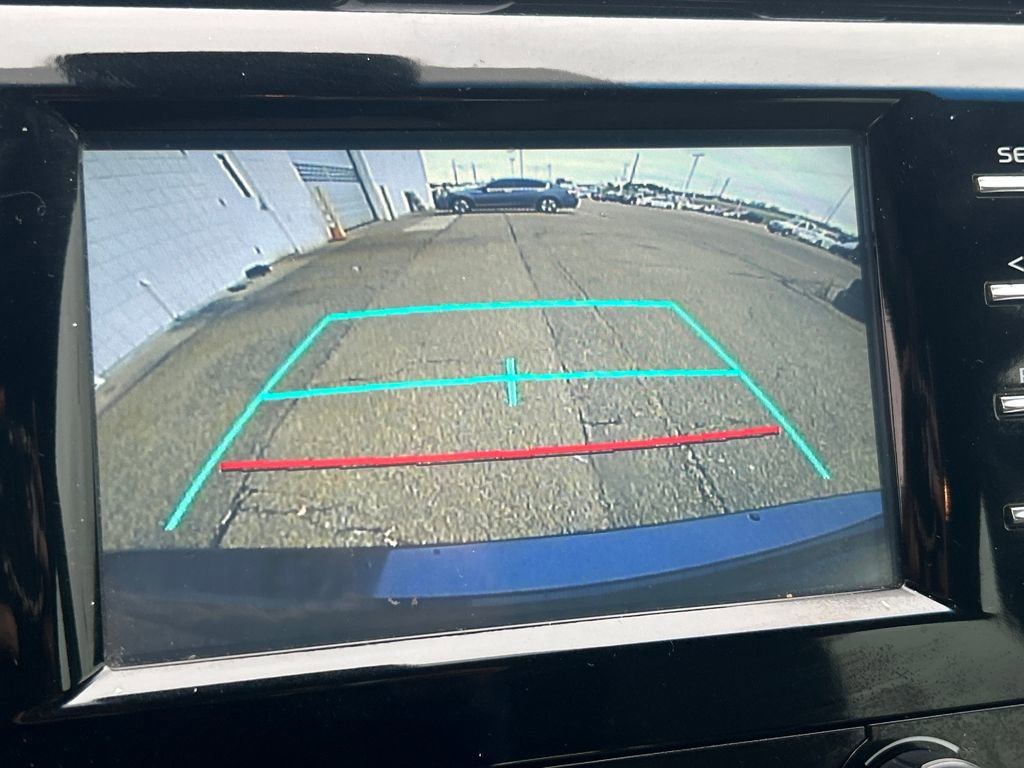 Used 2018 Toyota Camry SE image 11