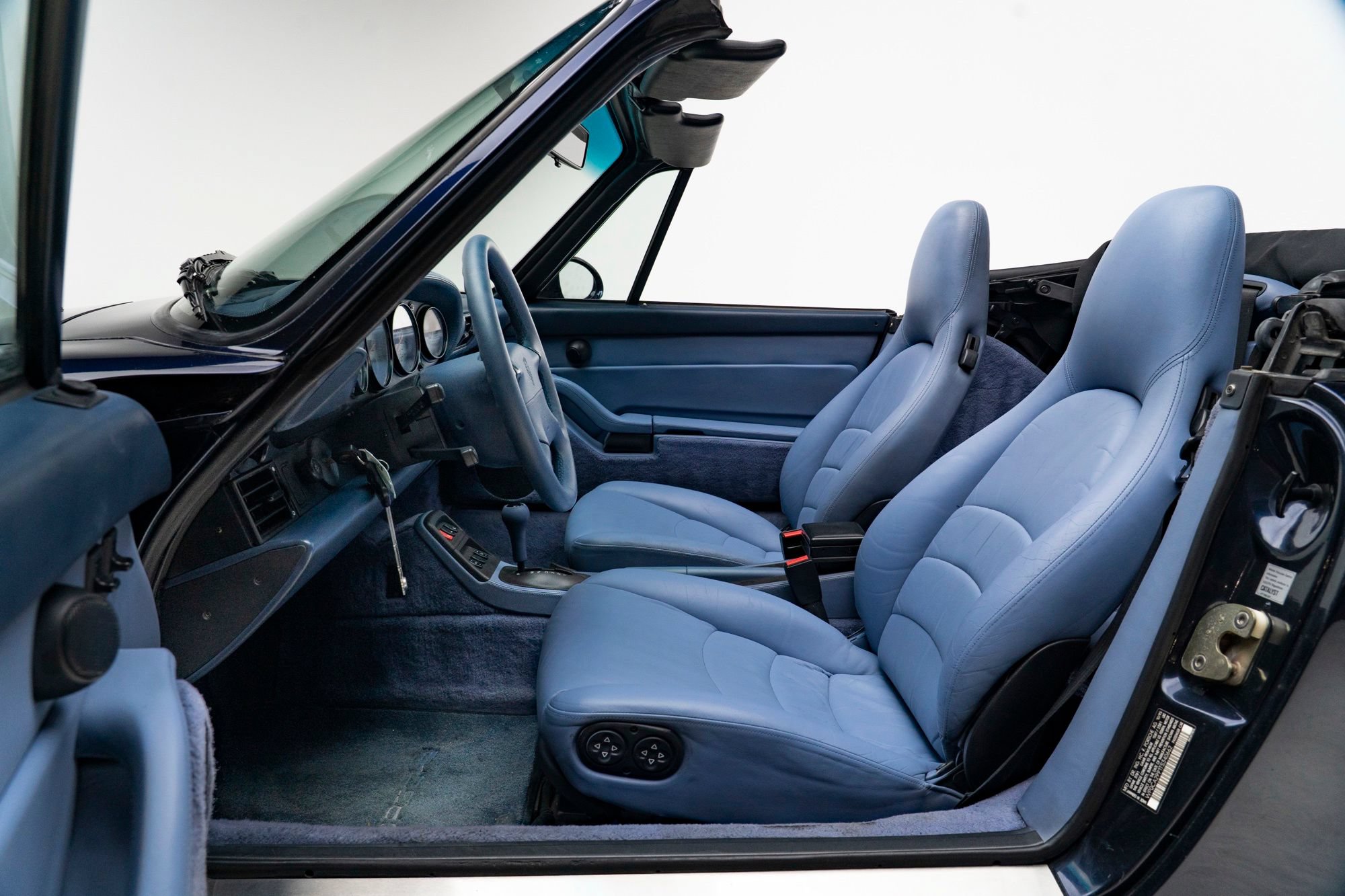 Used 1996 Porsche 911 Carrera RWD image 14