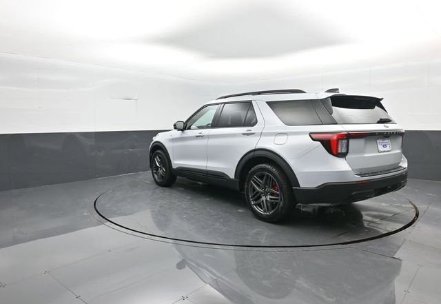 New 2026 Ford Explorer ST-Line w/ ST-Line Street Pack image 5