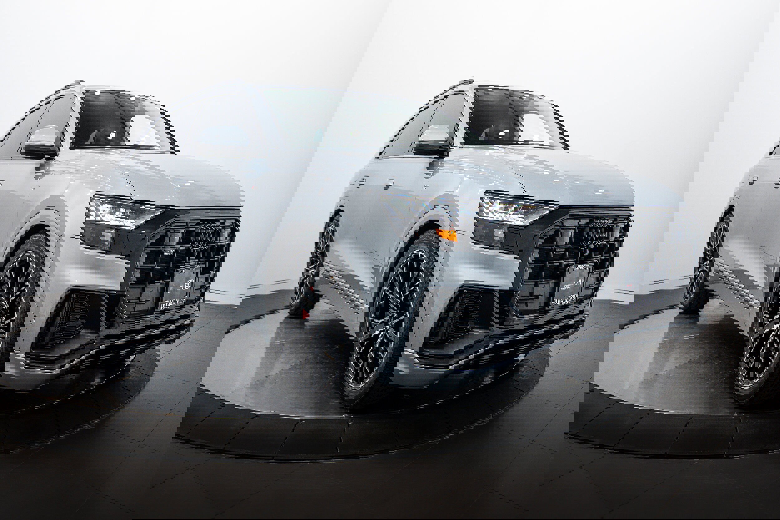Certified 2023 Audi Q8 Prestige w/ Prestige Package image 2