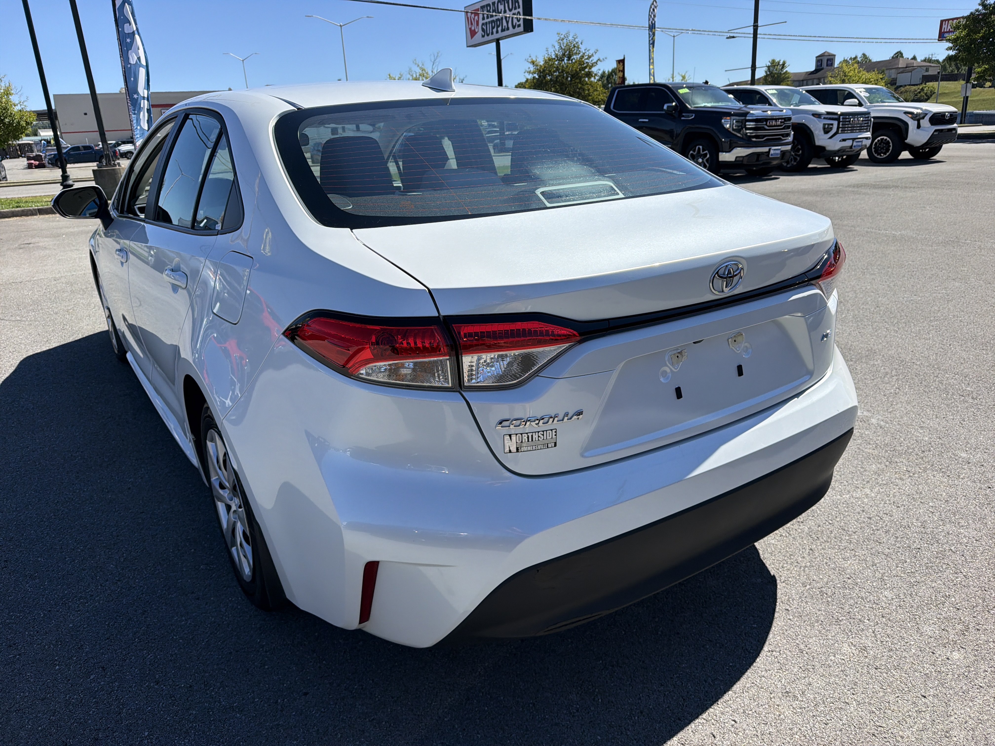 Used 2025 Toyota Corolla LE FWD image 8