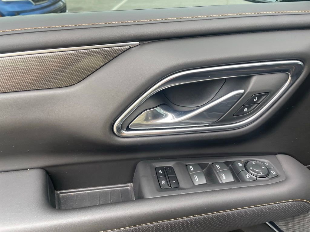 Used 2023 GMC Yukon AT4 w/ Technology Package image 12