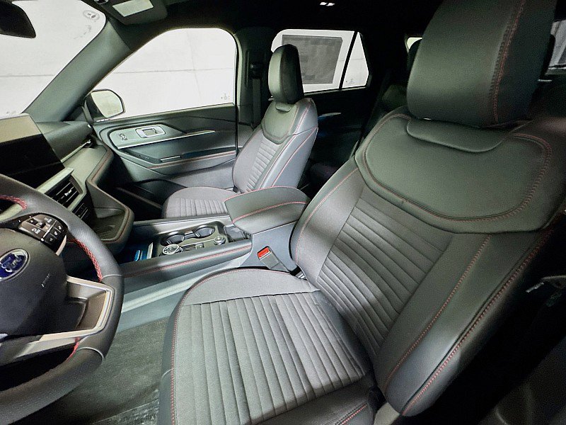 New 2025 Ford Explorer ST-Line w/ Premium Package AWD/4WD image 11