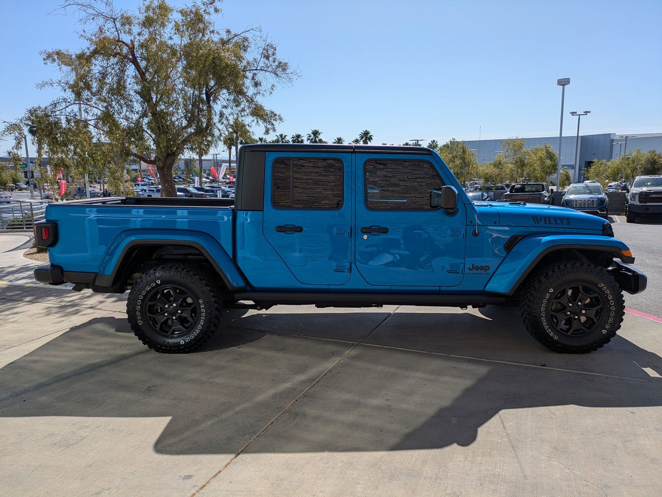 Used 2021 Jeep Gladiator Willys AWD/4WD image 6