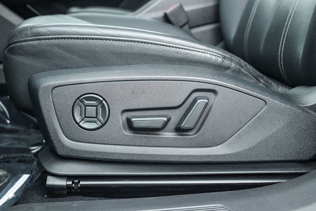 Used 2023 Audi Q4 e-tron Premium Plus RWD image 21