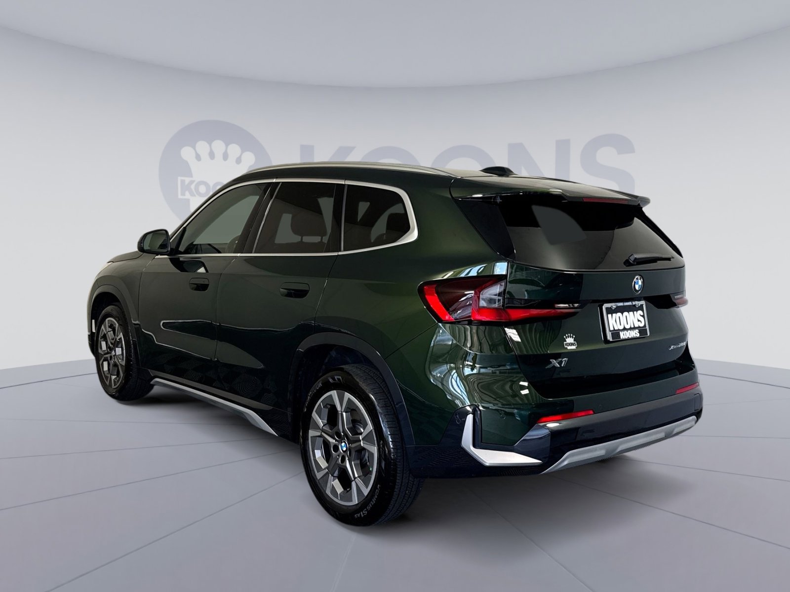 Used 2025 BMW X1 xDrive28i w/ Convenience Package AWD/4WD image 4