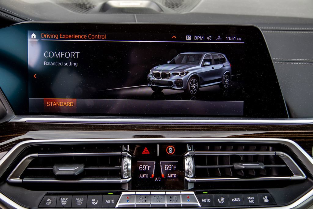 Used 2020 BMW X5 M50i image 13