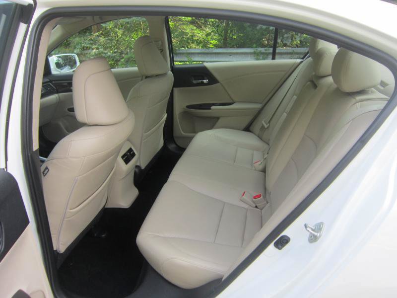 Used 2017 Honda Accord EX-L image 12