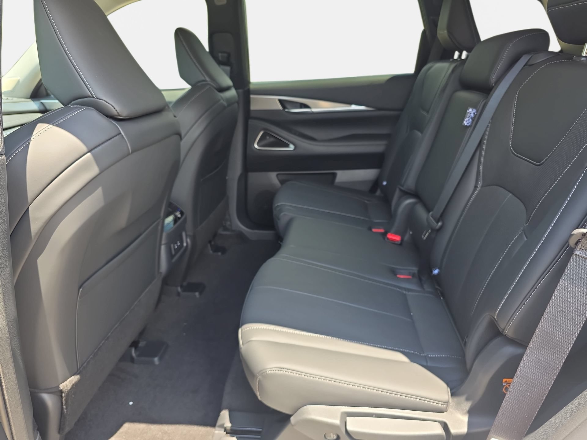 New 2027 INFINITI QX60 Luxe w/ Cargo Package FWD image 14