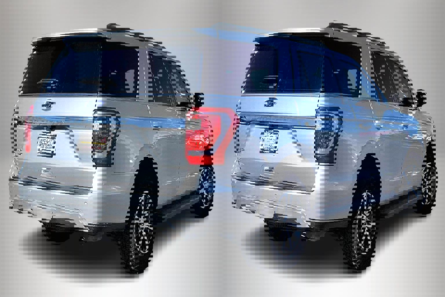 Used 2019 Ford Expedition XLT w/ Equipment Group 201A image 6