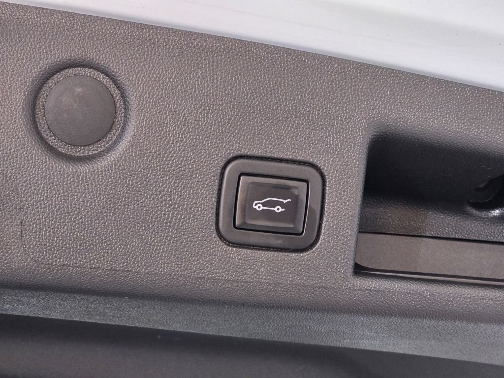 Certified 2022 Chevrolet Equinox RS w/ Infotainment Package FWD image 14