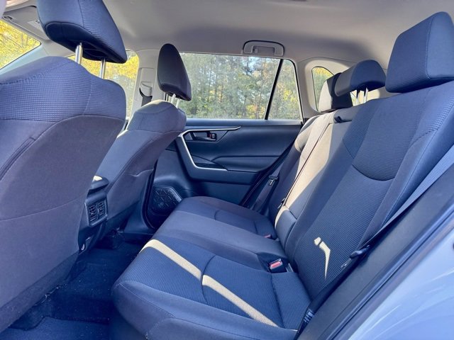 Used 2022 Toyota RAV4 LE image 28