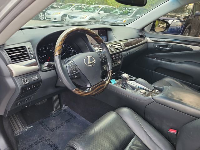 Used 2015 Lexus LS 460 w/ Comfort Package image 10