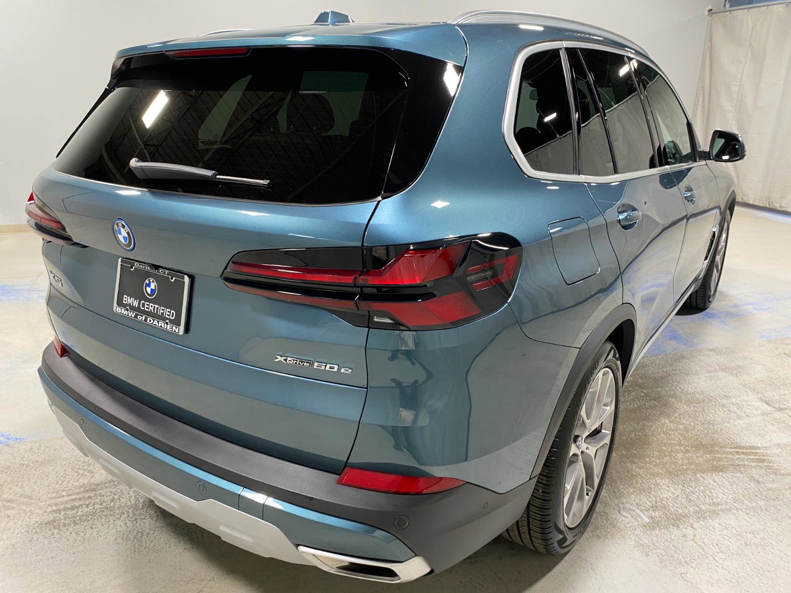 Certified 2025 BMW X5 xDrive50e w/ Parking Assistance Package image 8