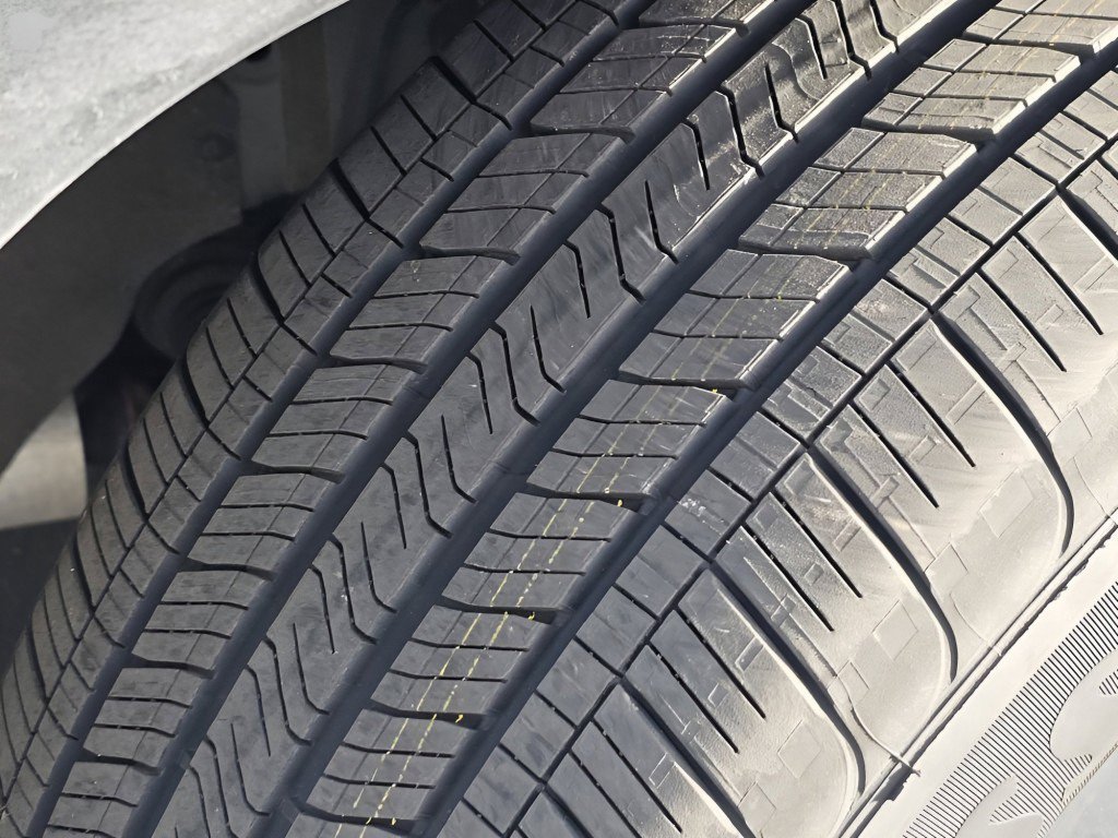 Used 2020 Chevrolet Traverse RS image 18