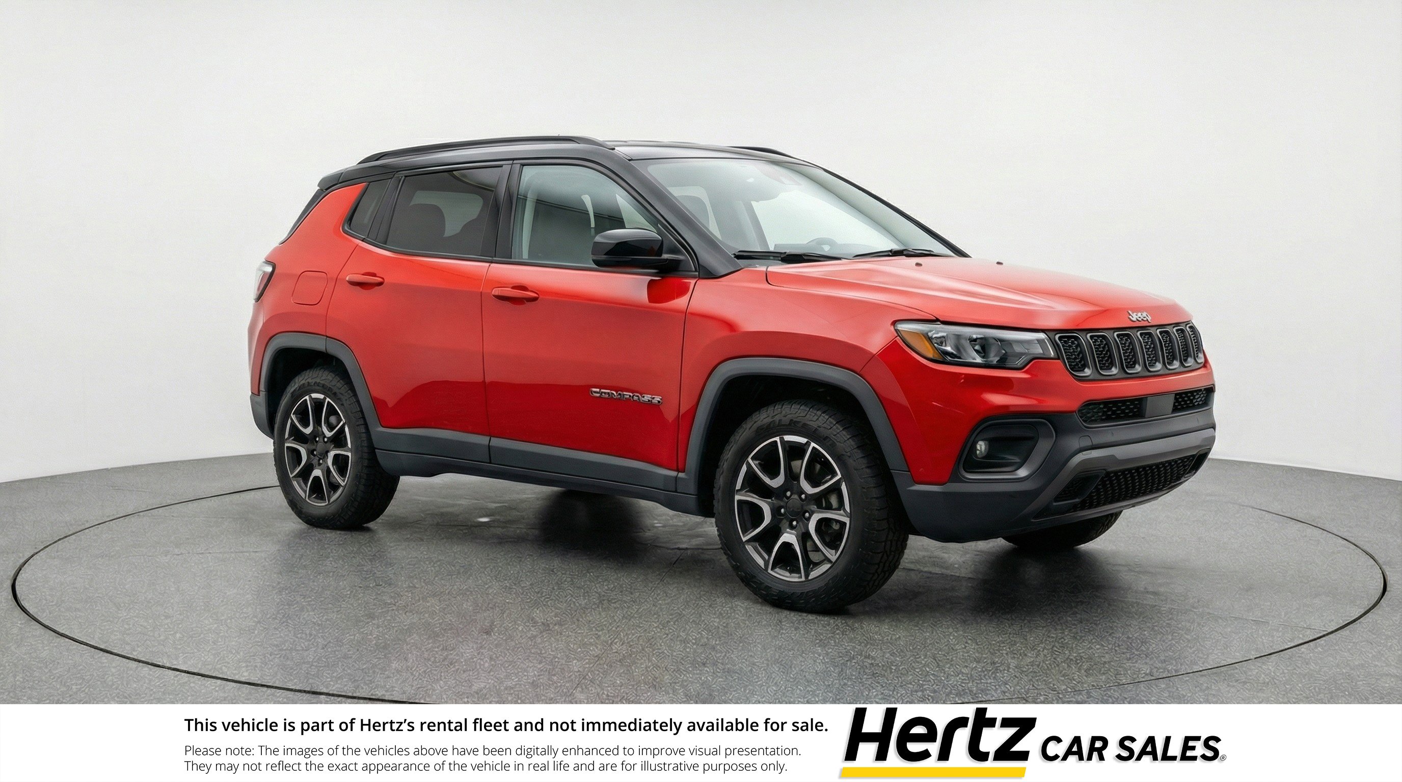 Used 2025 Jeep Compass Trailhawk w/ Trailer Tow Group AWD/4WD image 1
