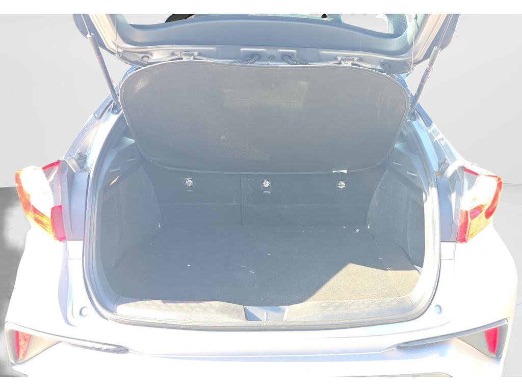Used 2019 Toyota C-HR XLE image 12