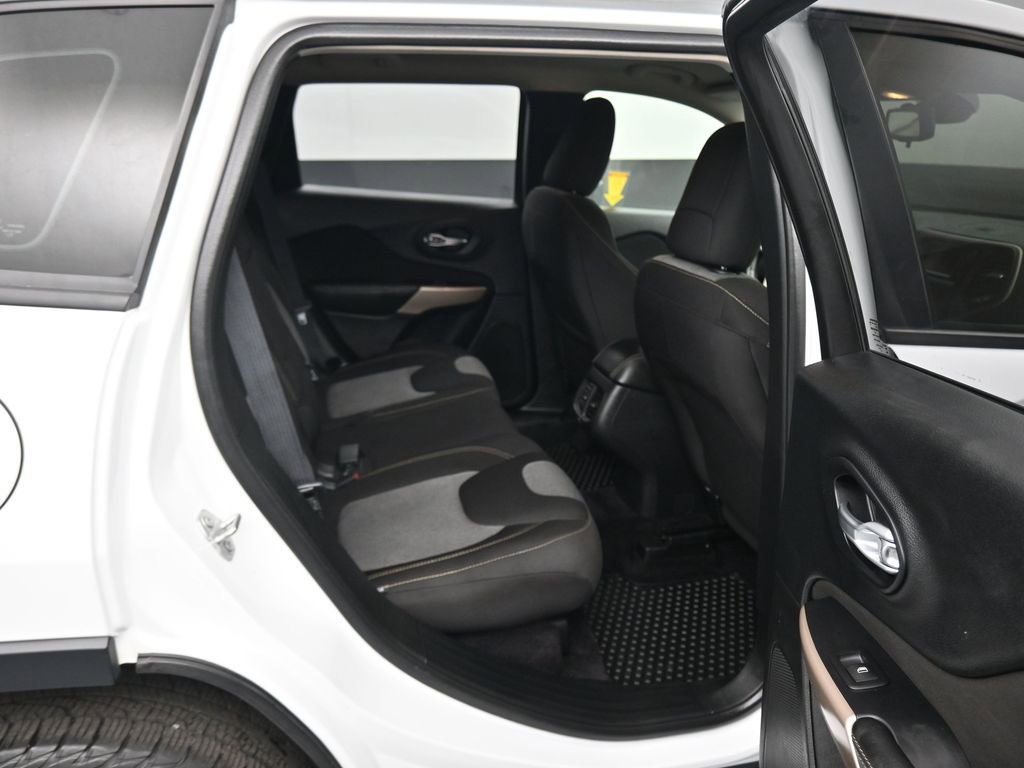 Used 2017 Jeep Cherokee Sport w/ Cold Weather Group image 35