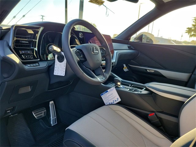 New 2026 Lexus TX 500h AWD image 19
