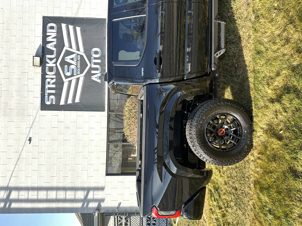 Used 2025 Toyota Tacoma SR5 AWD/4WD image 6