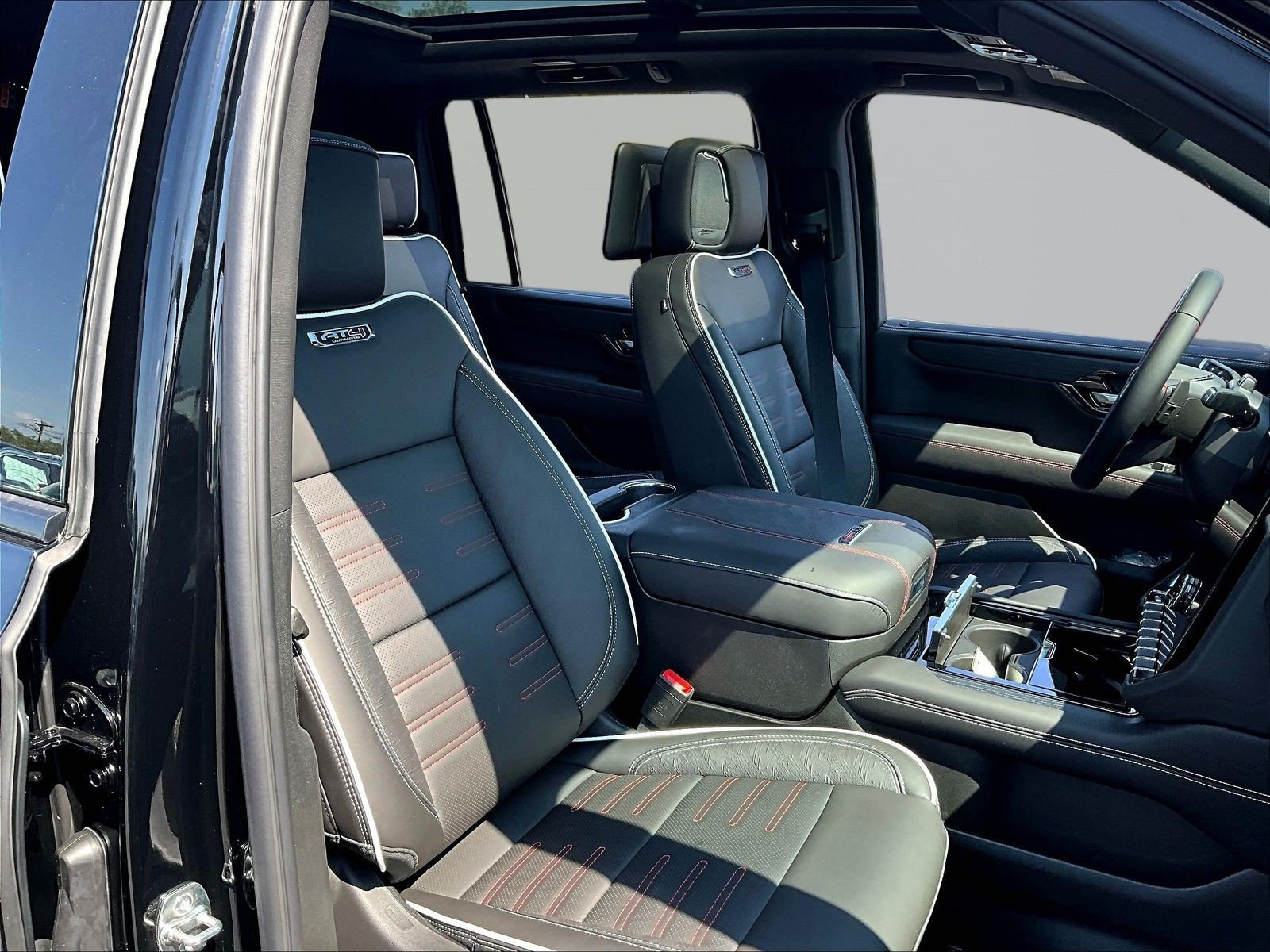 New 2026 GMC Yukon XL AT4 Ultimate AWD/4WD image 19