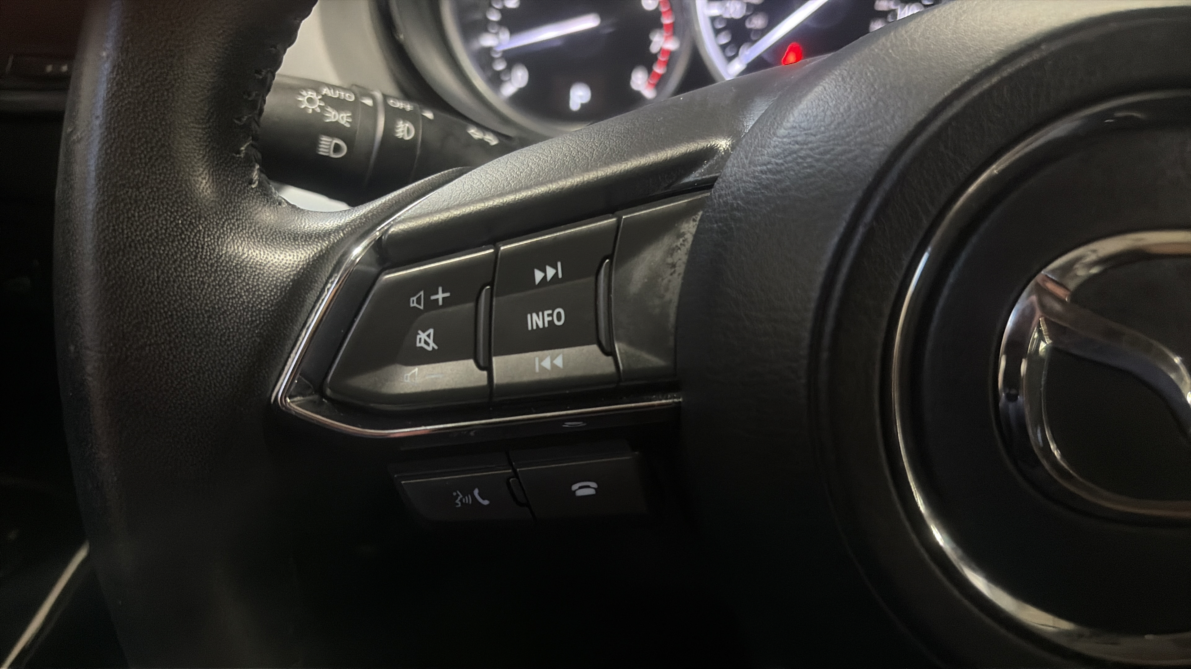 Used 2021 MAZDA CX-9 Touring w/ Touring Premium Package FWD image 14